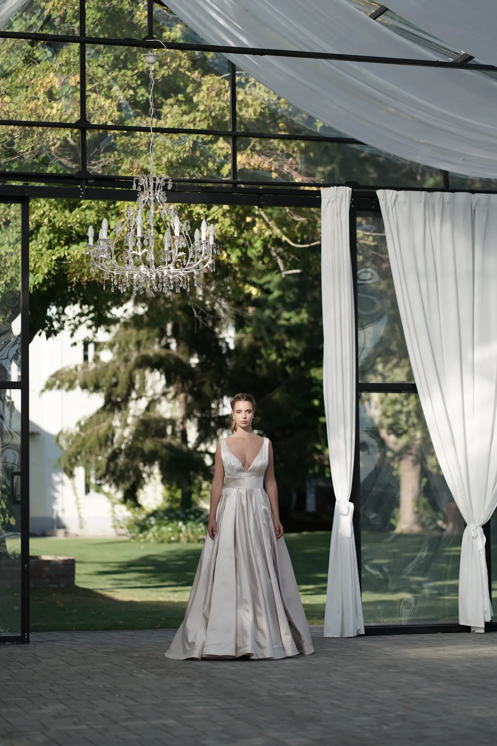abito sposa principessa duchesse pizzo ricamo perline rug 017 2 Sara Radice