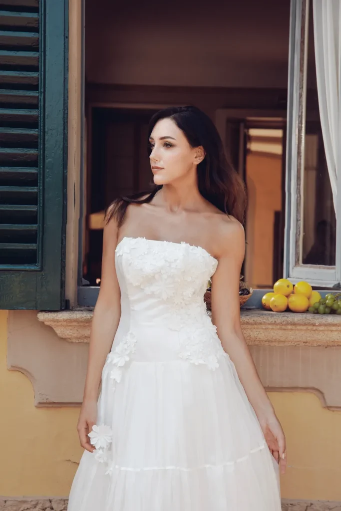 abito sposa scivolato organza pizzo macrame rilievo est 055 2 Sara Radice
